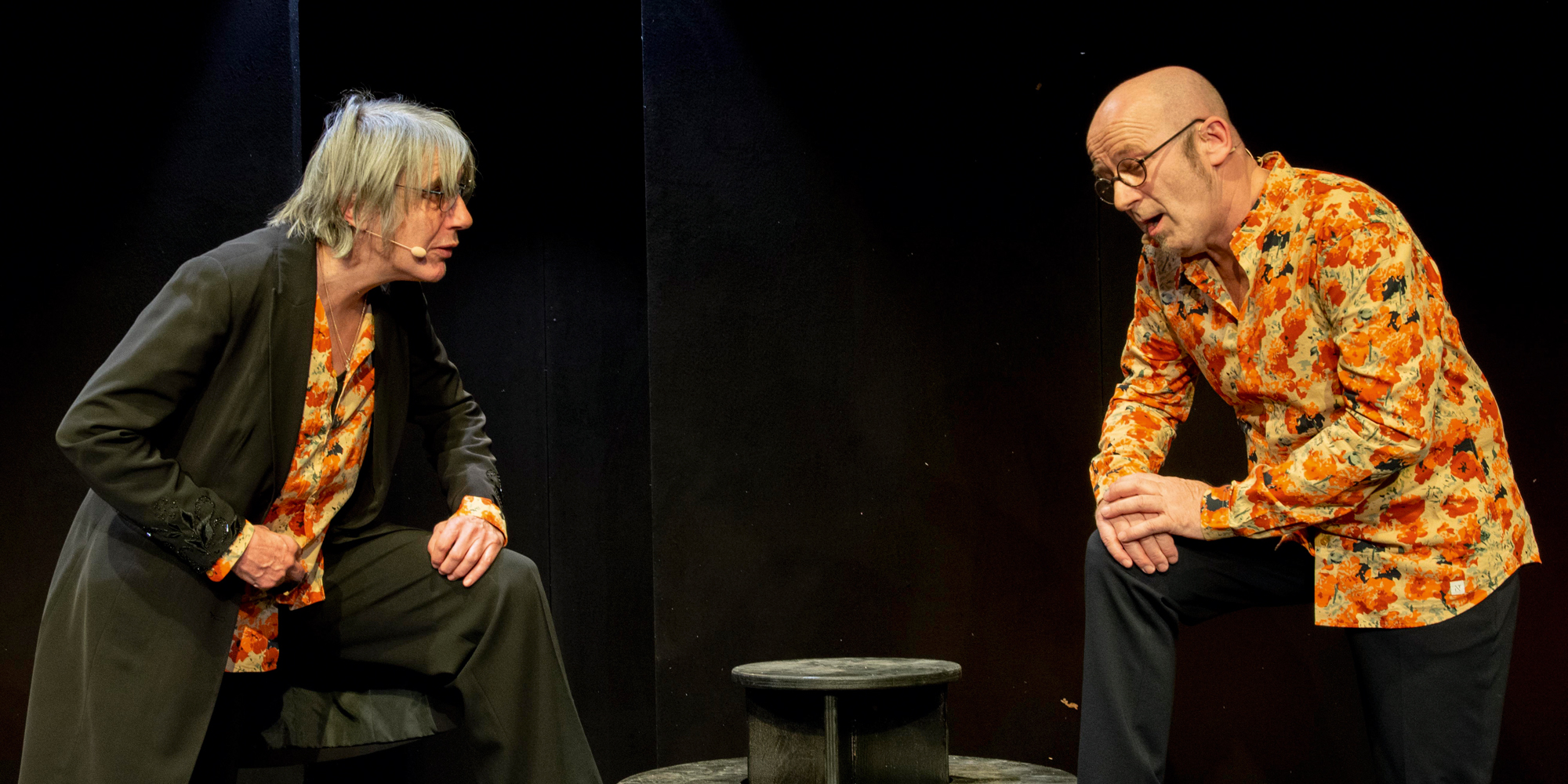 Hinter eines Baumes Rinde | Forum Theater Stuttgart