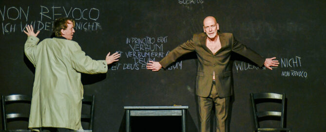 Mosers Schweigen Forum Theater Stuttgart Gastspiel Theater DIE FÄRBER, Singen mittendrin baden württemberger theater zu gast im forum theater